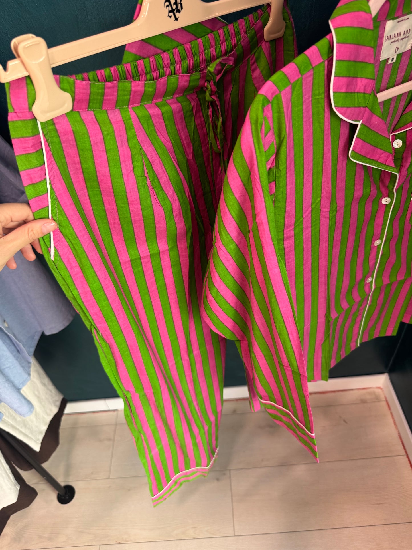 COMPLETO PIJAMA RIGATO VERDE E FUXIA