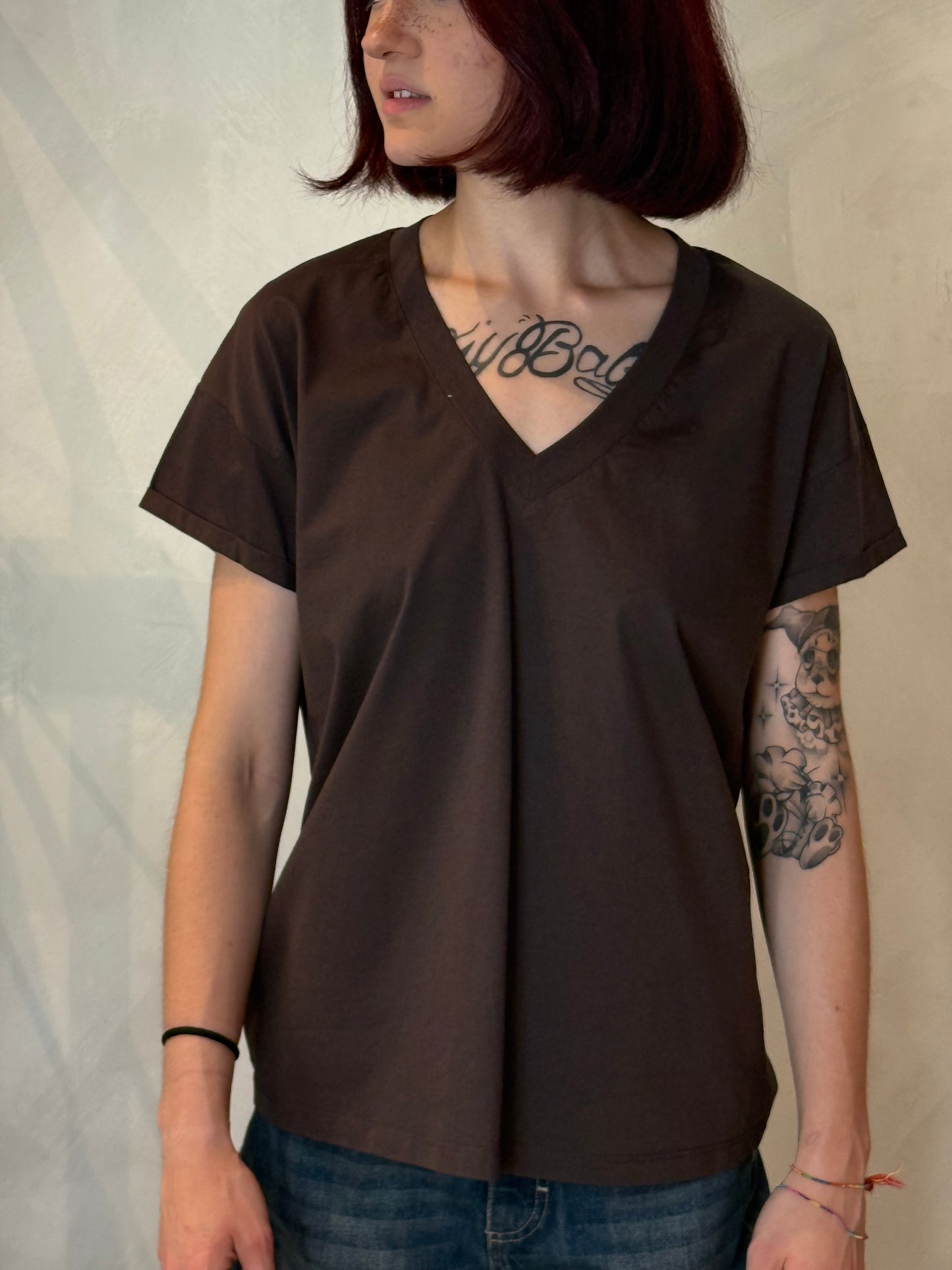 T-SHIRT VELA SCOLLO A V SOUVENIR