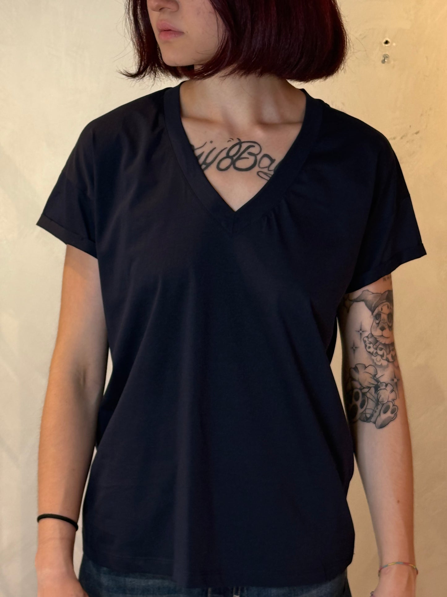 T-SHIRT VELA SCOLLO A V SOUVENIR