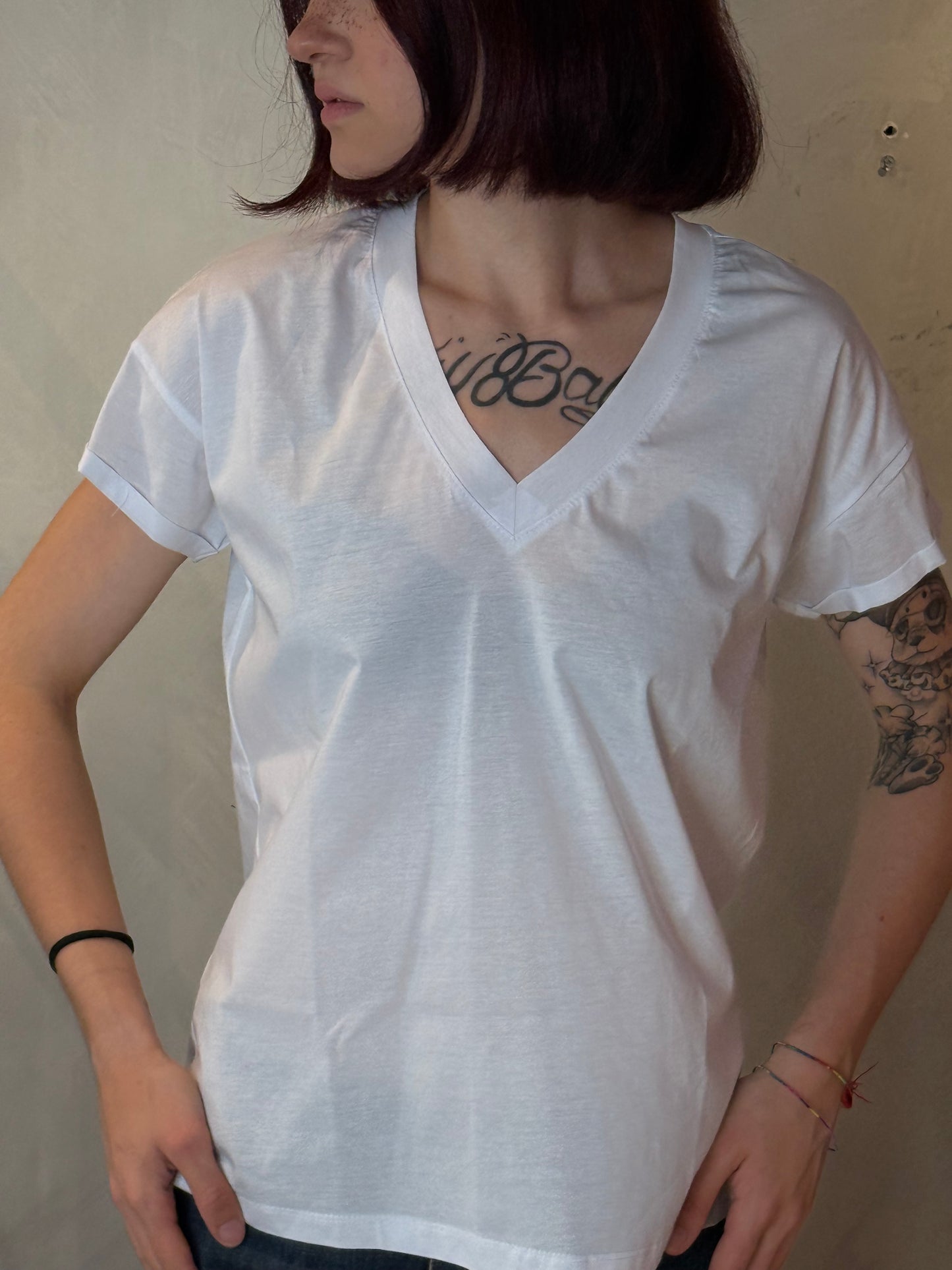 T-SHIRT VELA SCOLLO A V SOUVENIR