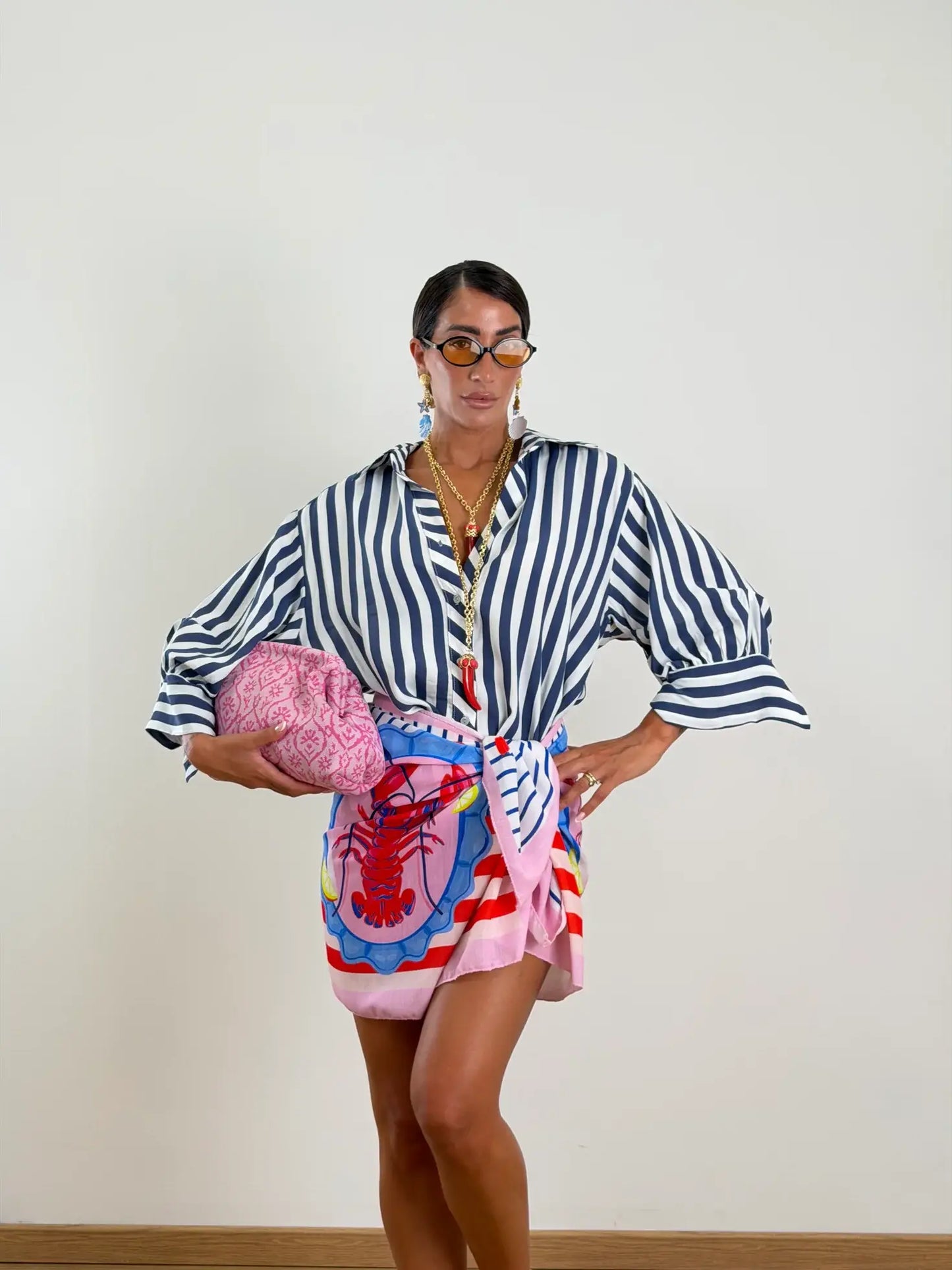 Gonna sarong con laccio laterale, stampa aragoste rosse e limoni in stile mediterraneo
