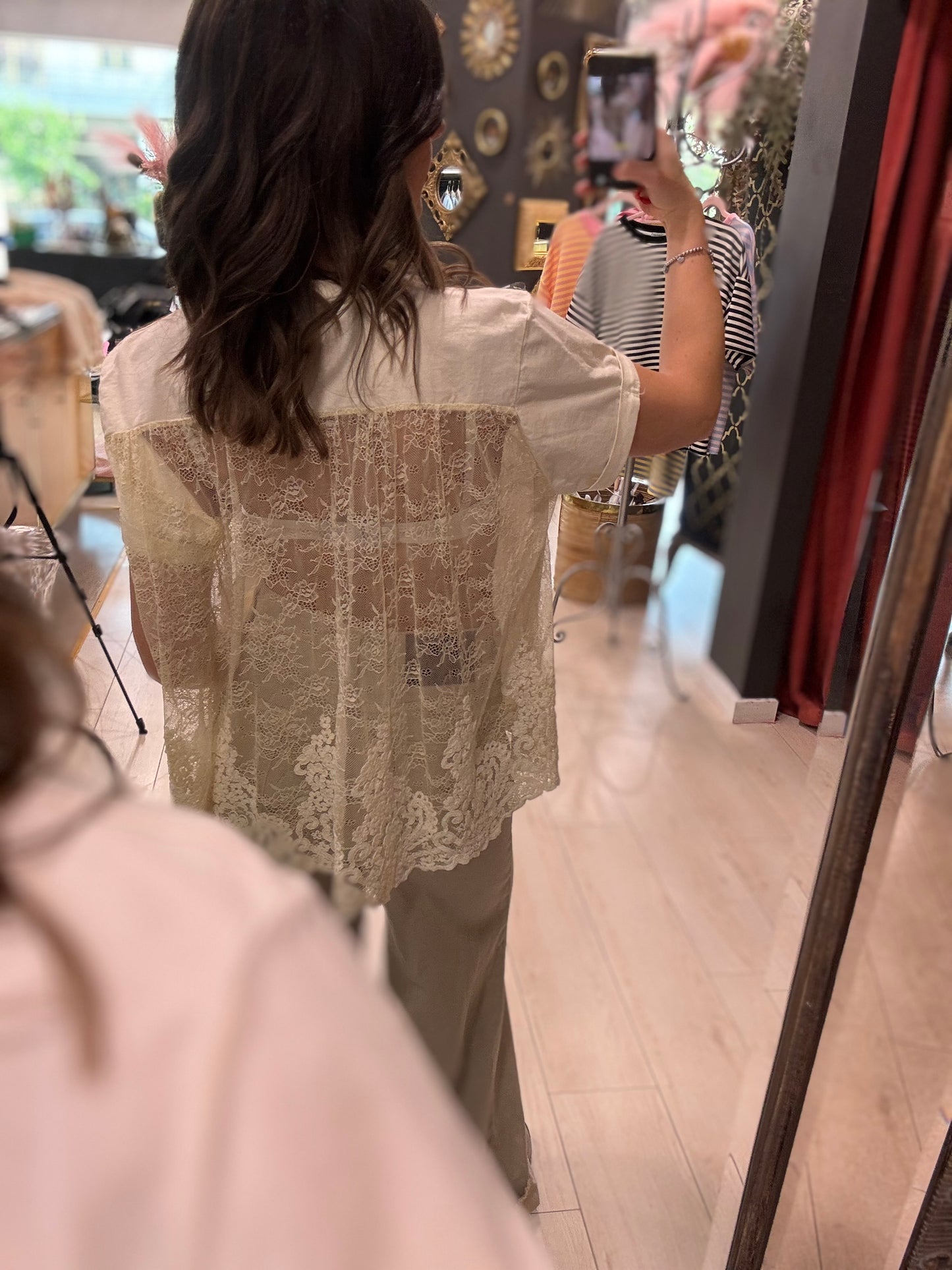 TSHIRT BEIGE CON PIZZO SOUVENIR