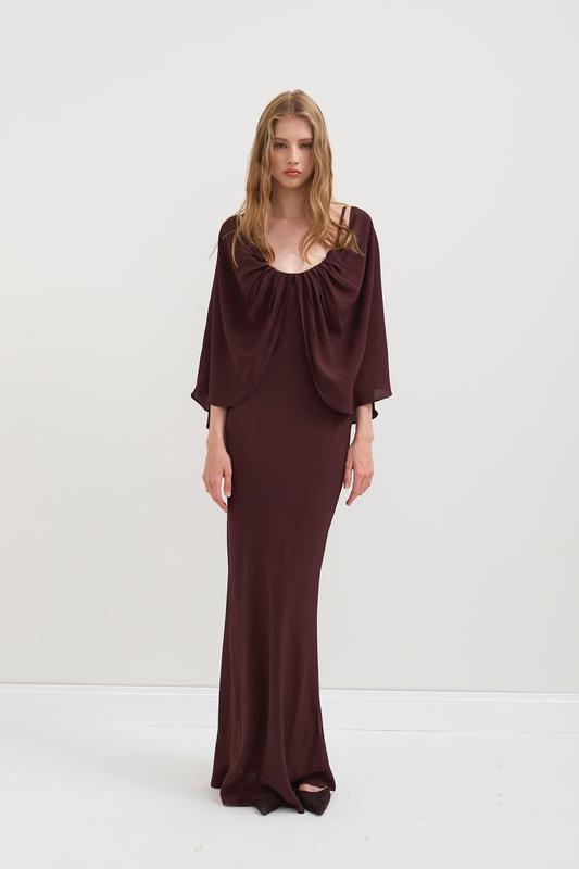 MAXI ABITO CON MANTELLA SOALLURE