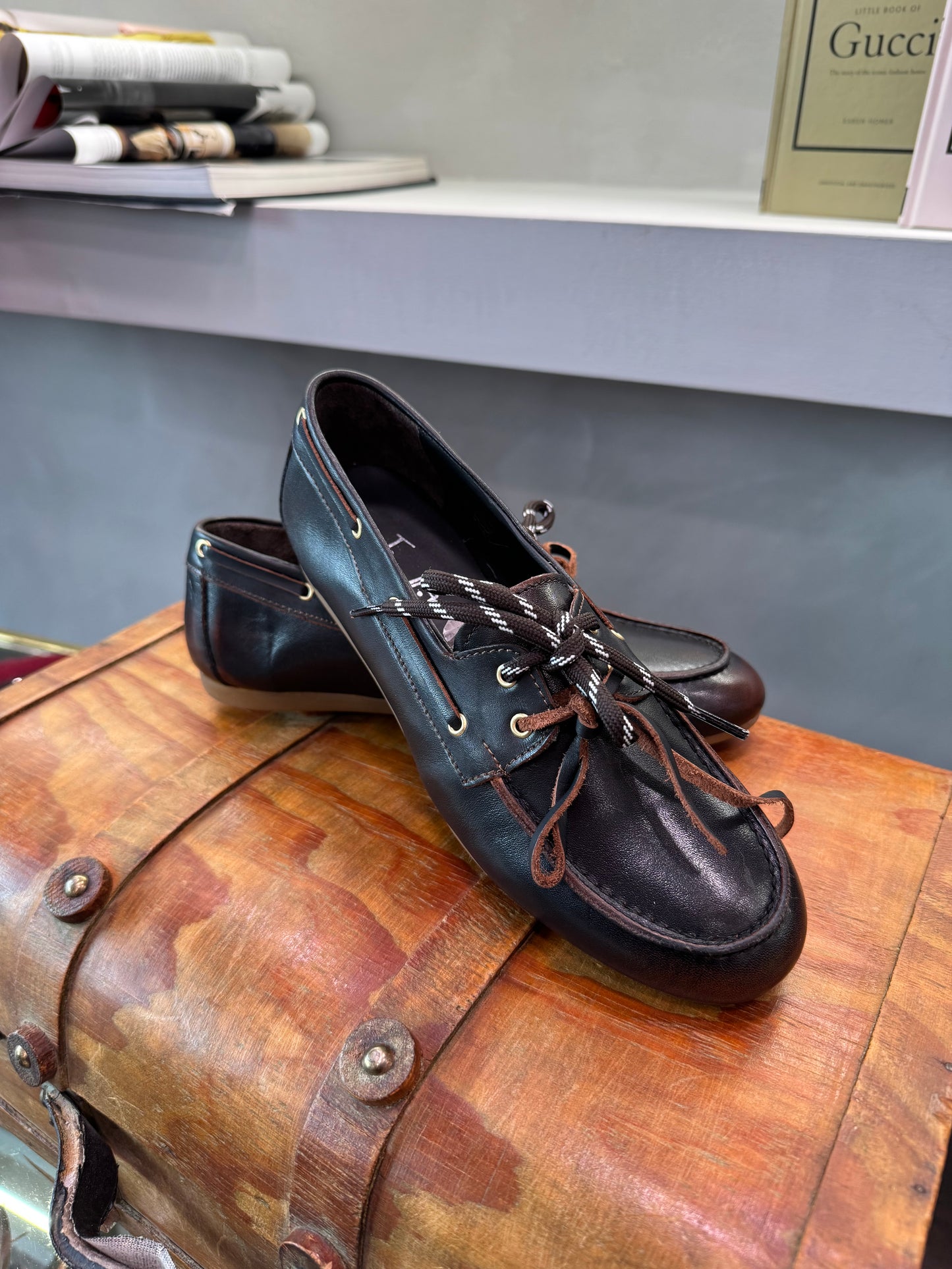 MOCASSINO BARCA PELLE INGRASSATA MORO