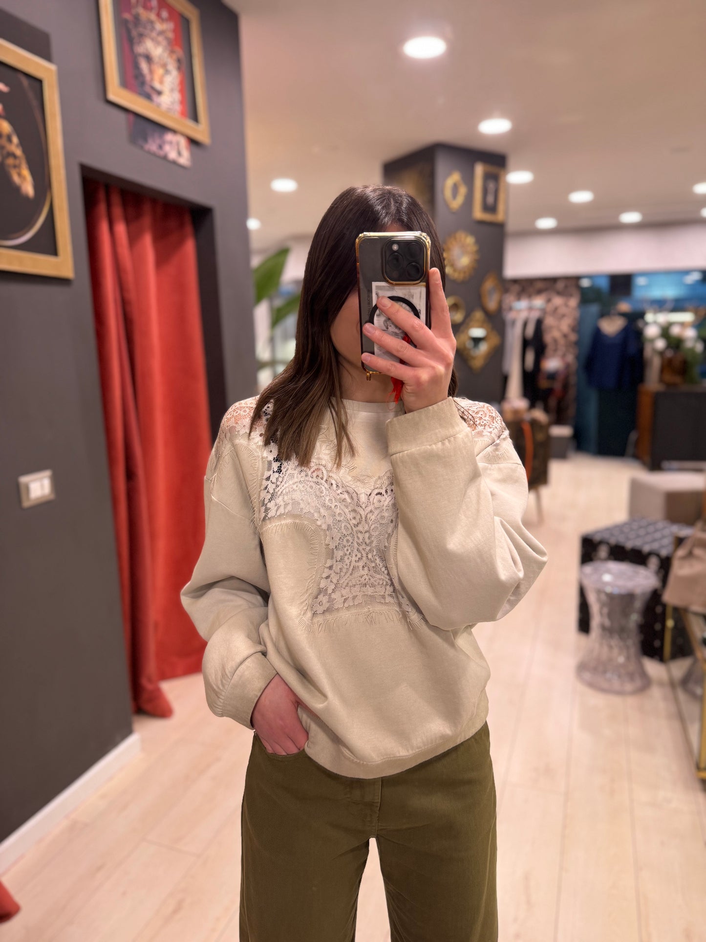 FELPA CON PIZZO PHILIALOFT