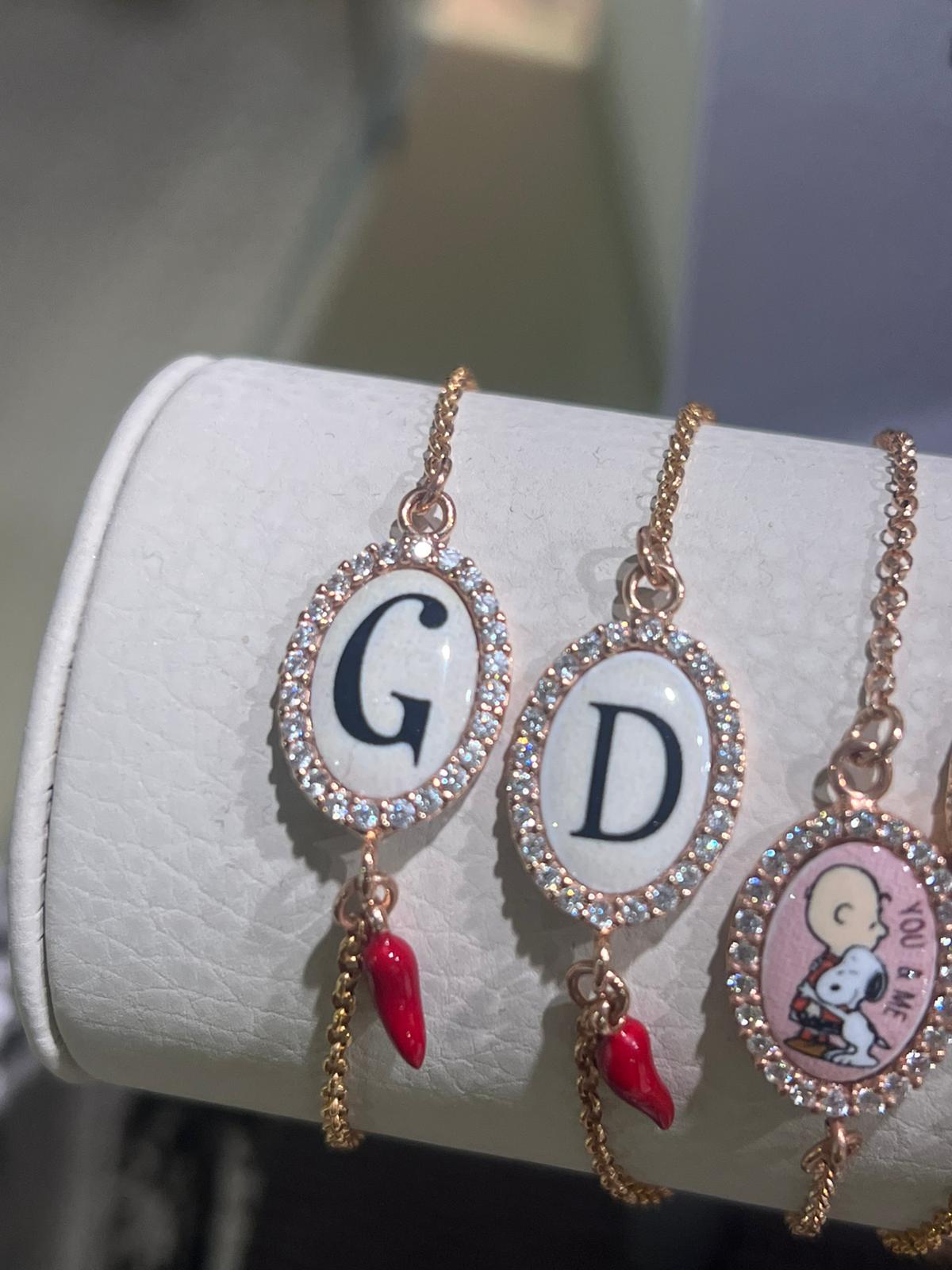 BRACCIALE MEDAGLIA PICCOLA PERSONALIZZATA LETTERA PATRIZIA FARINOLA MILANO