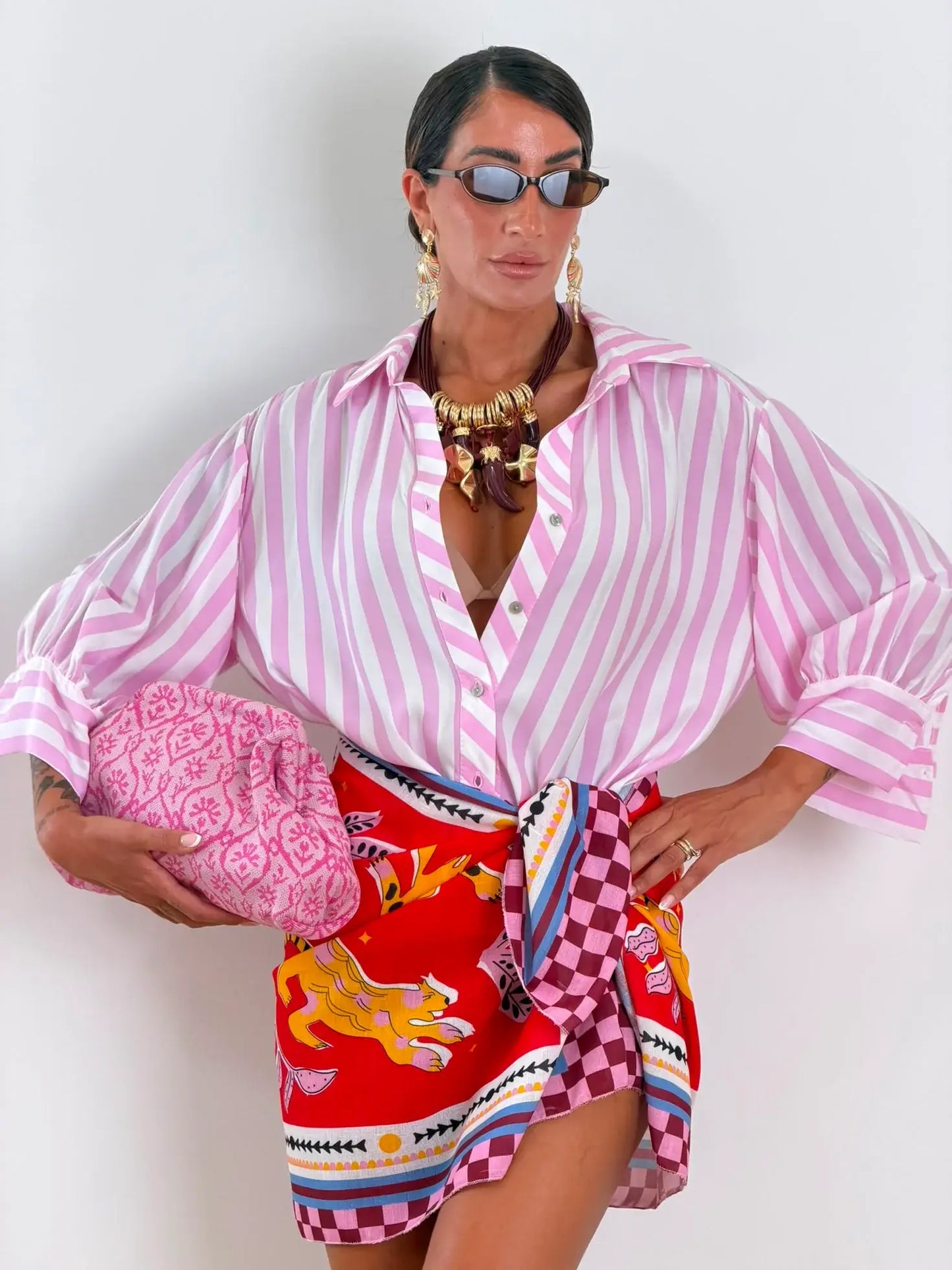 Gonna sarong a quadretti con motivo leone vintage annodata sul lato